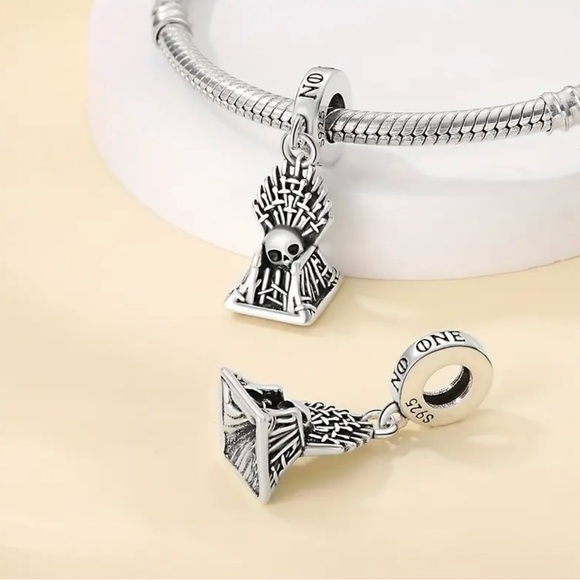 ⚡️NEW 925 Sterling Silver Charm Game of Thrones The House of the Dragon - Picture 1 of 3